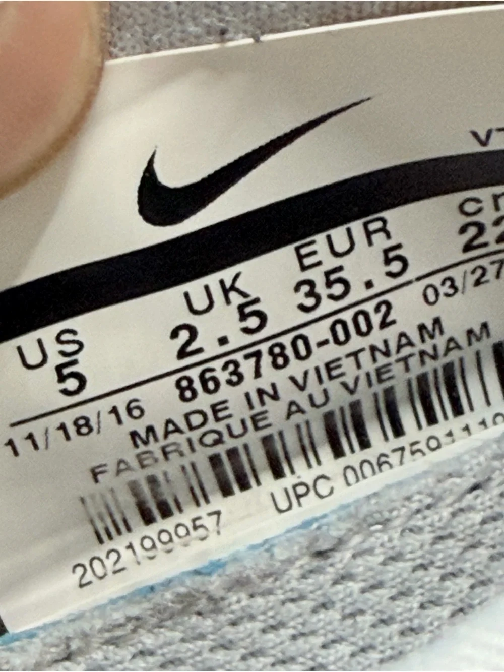 Nike Light Grey Knit Running Shoes with Black Swoosh